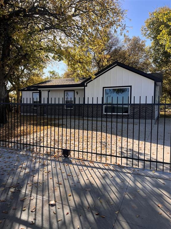 5728 Wilkes Drive, Fort Worth TX 76119 - Photo 17