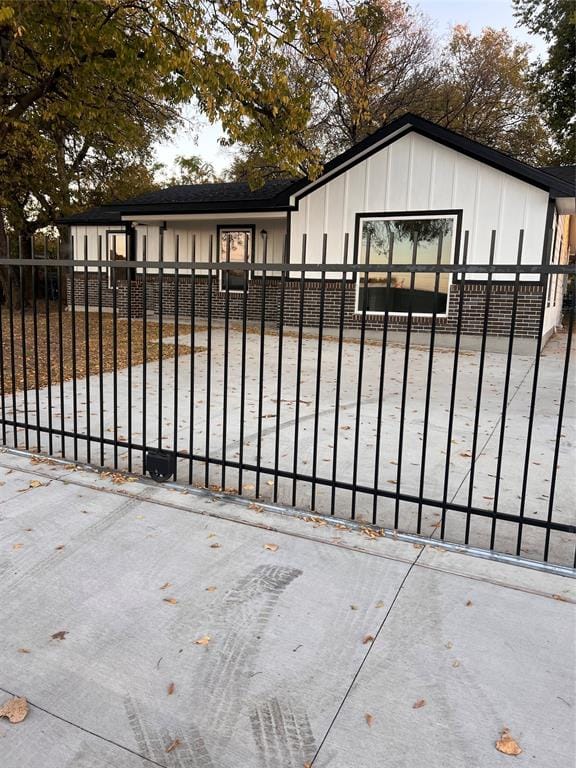 5728 Wilkes Drive, Fort Worth TX 76119 - Photo 16