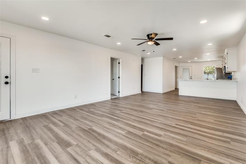 5728 Wilkes Drive, Fort Worth TX 76119 - Photo 5