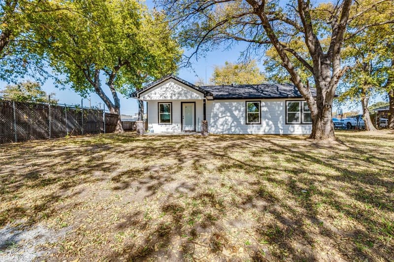 5728 Wilkes Drive, Fort Worth TX 76119 - Photo 15