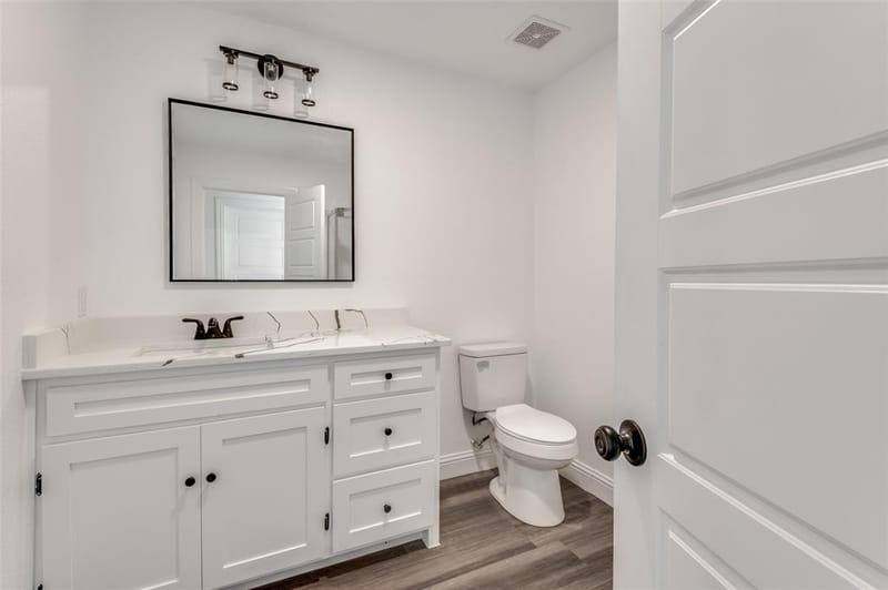 5728 Wilkes Drive, Fort Worth TX 76119 - Photo 11