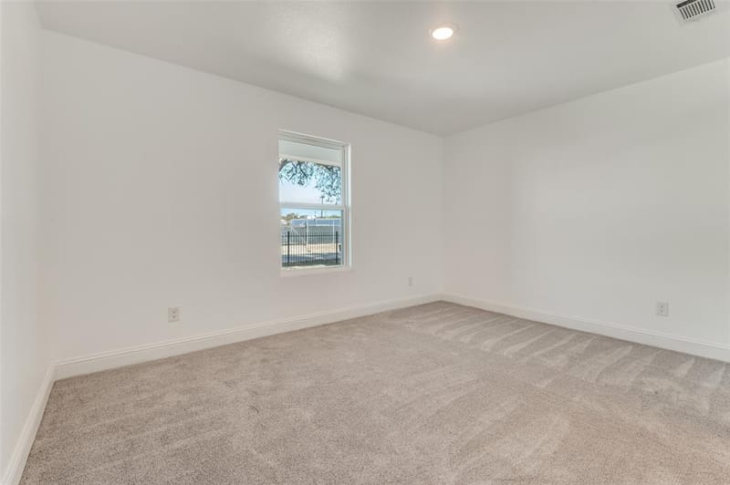 5728 Wilkes Drive, Fort Worth TX 76119 - Photo 8