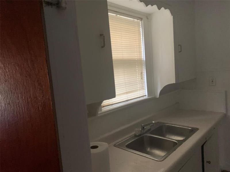 2327 Dathe Street, Dallas TX 75215 - Photo 20