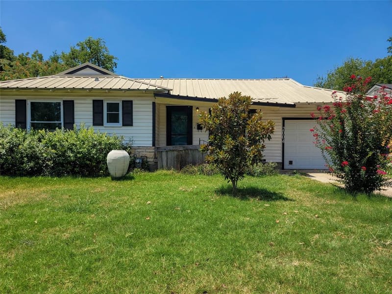 2004 N 40th Street, Waco TX 76707 - Photo 2