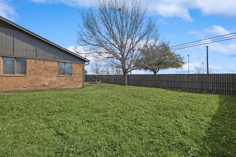 5753 Valley Mills Drive, Garland TX 75043 - Photo 14