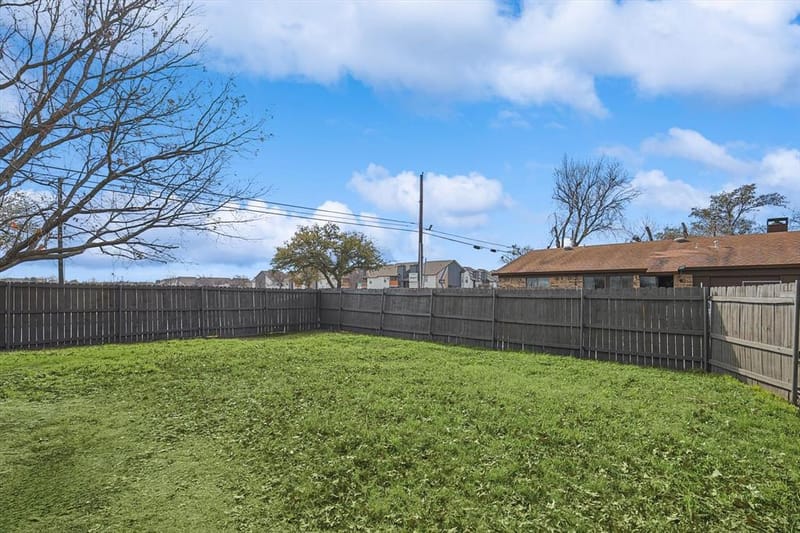 5753 Valley Mills Drive, Garland TX 75043 - Photo 15