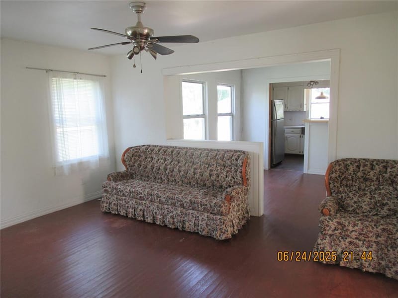 201 E Dallas Street, Hutchins TX 75141 - Photo 3