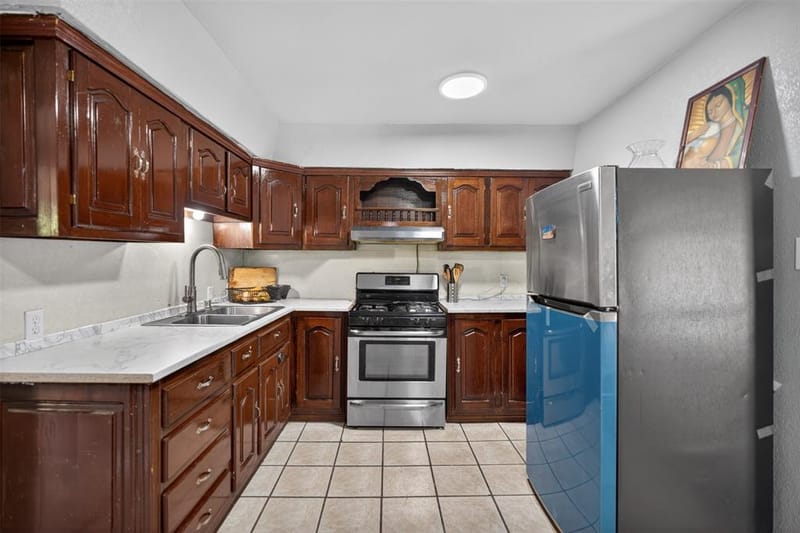 604 Graham Street, Cleburne TX 76033 - Photo 9