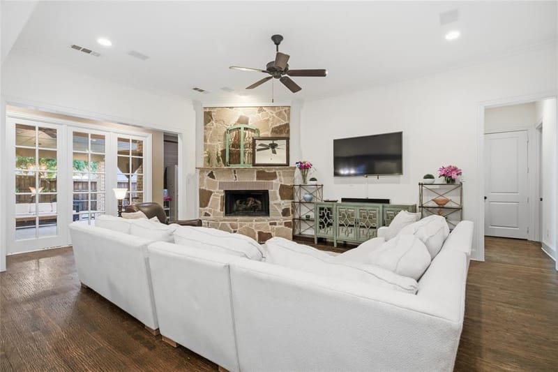 2256 Cardinal Boulevard, Carrollton TX 75010 - Photo 14