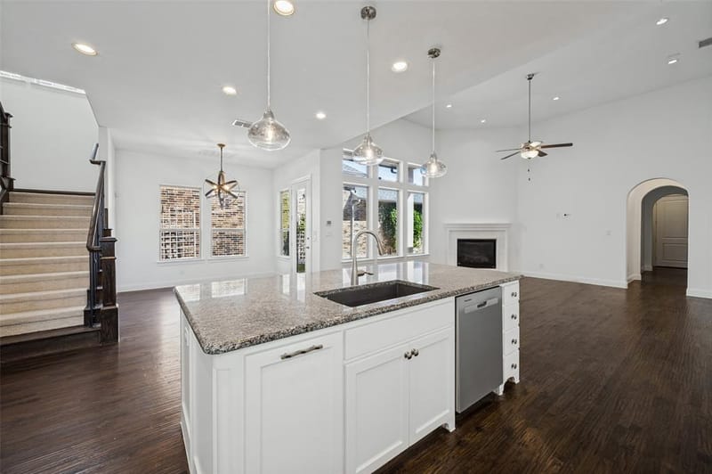 8314 Kentland Drive, Frisco TX 75034 - Photo 7