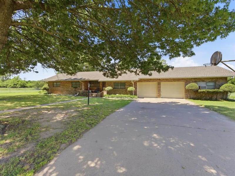 7642 Tx-175, Montague TX 76251 - Photo 2