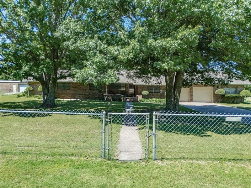 7642 Tx-175, Montague TX 76251 - Photo 8