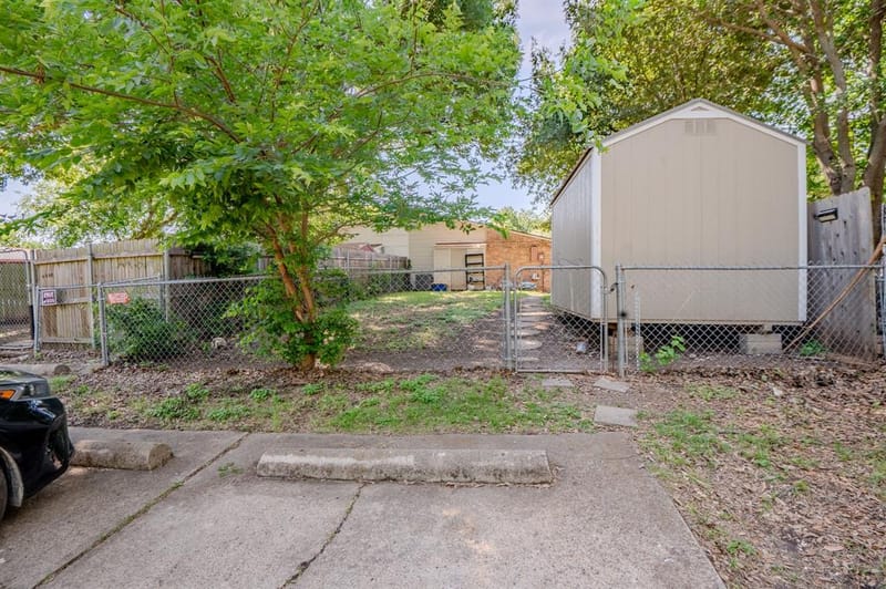 7105 Pineberry Road, Dallas TX 75249 - Photo 27
