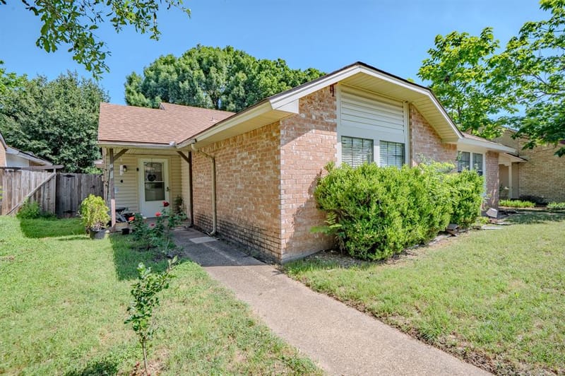 7105 Pineberry Road, Dallas TX 75249 - Photo 2