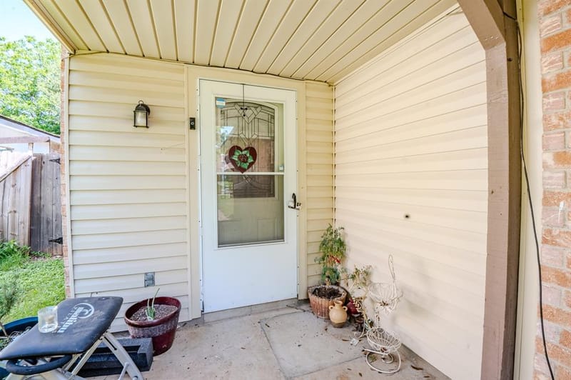 7105 Pineberry Road, Dallas TX 75249 - Photo 3