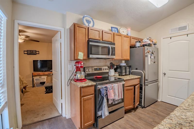 7105 Pineberry Road, Dallas TX 75249 - Photo 10