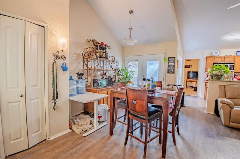 7105 Pineberry Road, Dallas TX 75249 - Photo 4