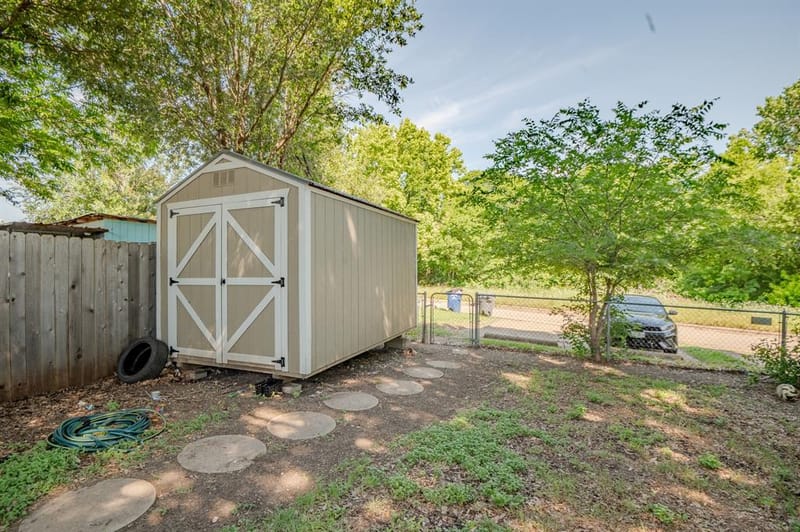 7105 Pineberry Road, Dallas TX 75249 - Photo 25