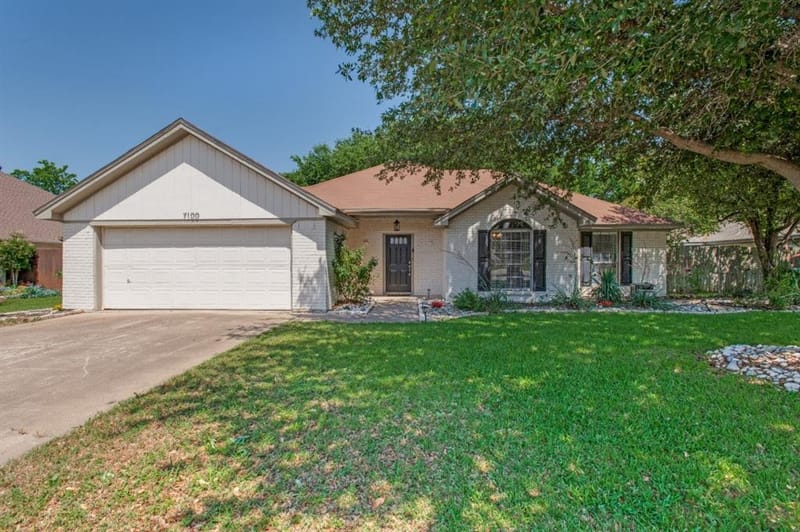 7100 Windhaven Road, North Richland Hills TX 76182 - Photo 2
