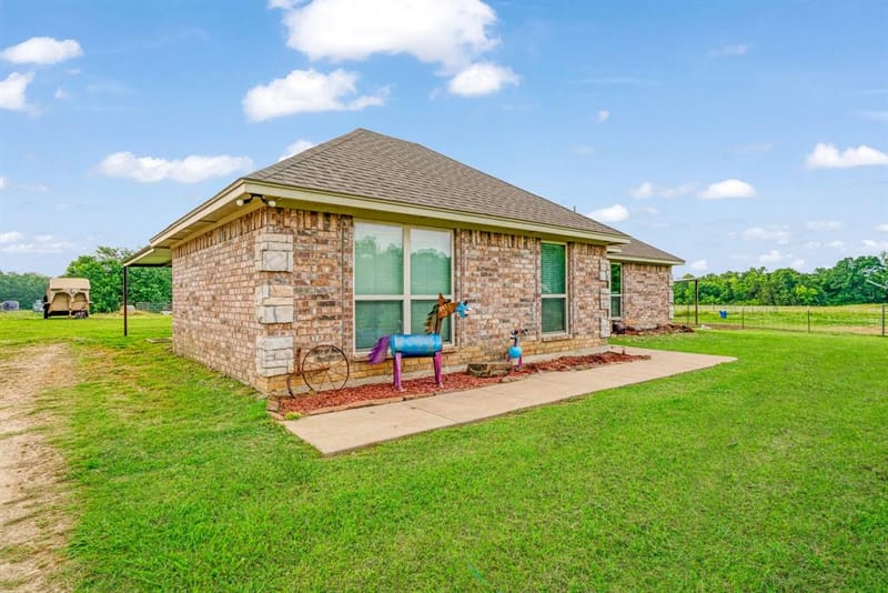 1890 County Road 34520, Sumner TX 75486 - Photo 2