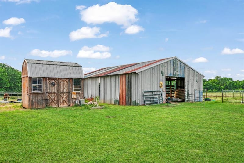 1890 County Road 34520, Sumner TX 75486 - Photo 17