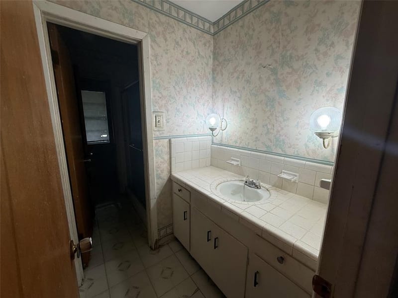 2402 W 5th Avenue, Corsicana TX 75110 - Photo 6