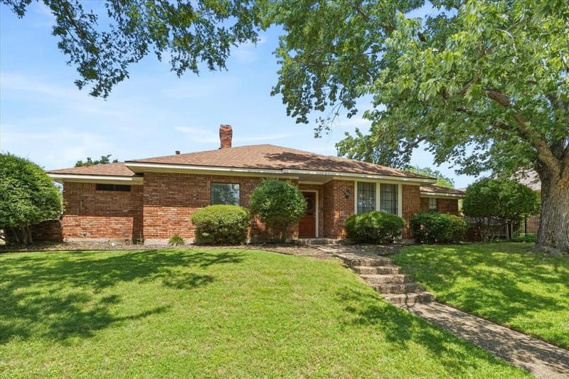1601 Fairway Circle, Garland TX 75043 - Photo 4