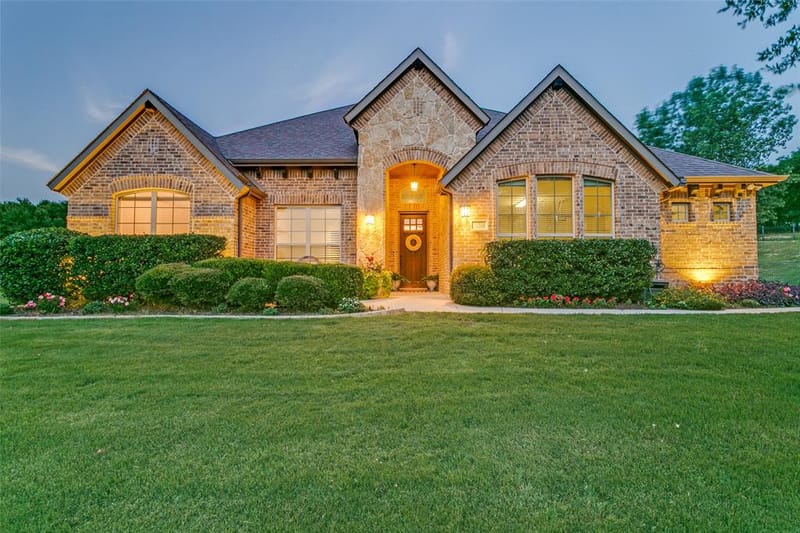 10248 Mustang Wells Drive, Fort Worth TX 76126