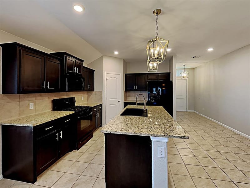 900 Walls Boulevard, Crowley TX 76036 - Photo 10