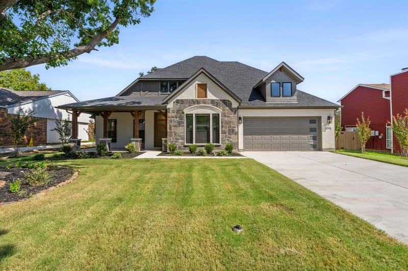 819 Beverly Drive, Grapevine TX 76051 - Photo 2
