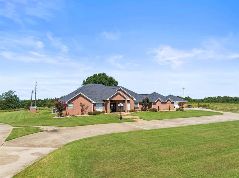 3673 County Road 4550, Mount Pleasant TX 75455
