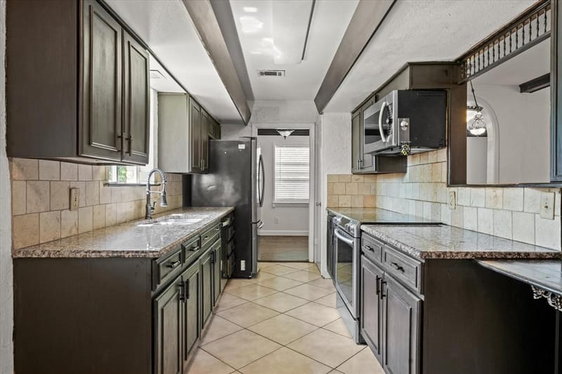 2795 Beechmont Drive, Dallas TX 75228 - Photo 10
