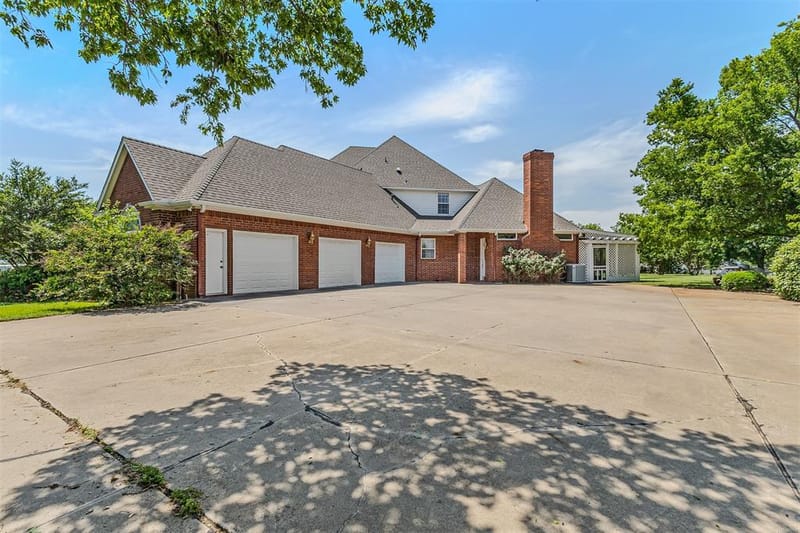 3107 Harris Street, Gainesville TX 76240 - Photo 32