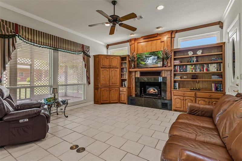 3107 Harris Street, Gainesville TX 76240 - Photo 10