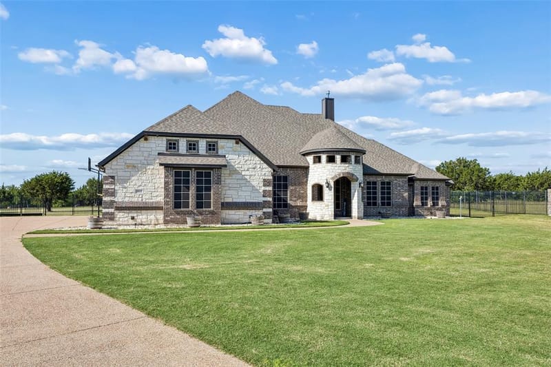 2015 Alps Court, Cedar Hill TX 75104 - Photo 2