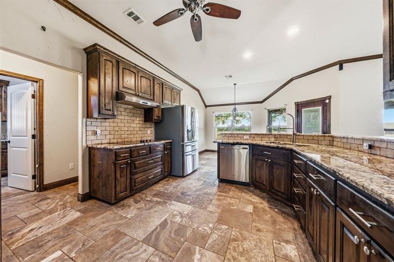 716 Retoma Park Drive, Robinson TX 76706 - Photo 10