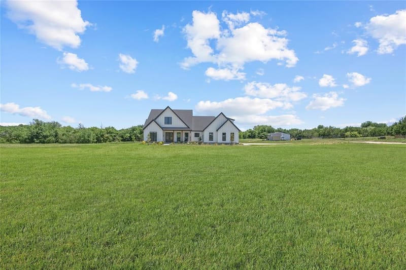 1100 Maverick Court, Rio Vista TX 76093 - Photo 25