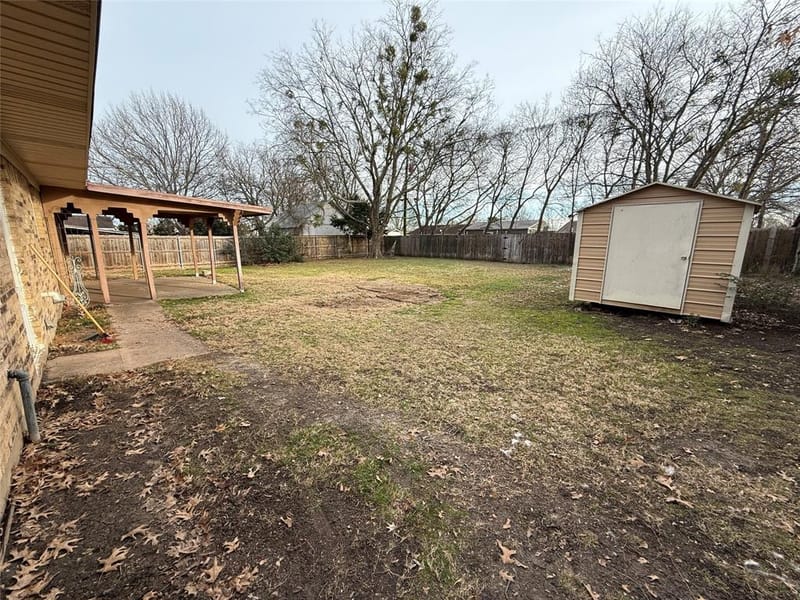 415 W Highland Drive, Whitewright TX 75491 - Photo 3