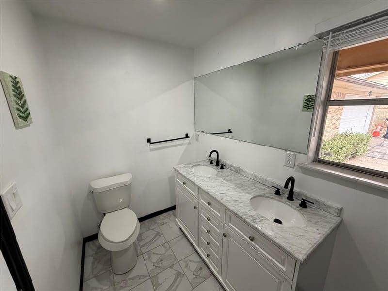 415 W Highland Drive, Whitewright TX 75491 - Photo 9