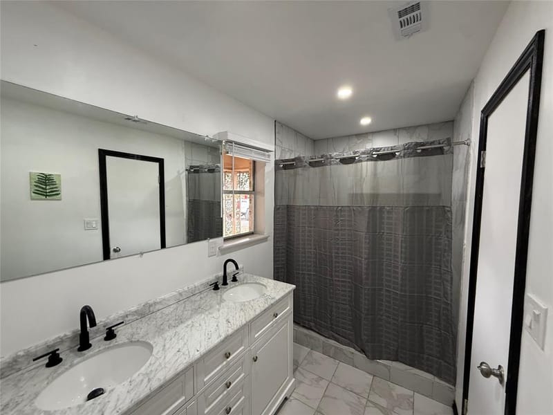415 W Highland Drive, Whitewright TX 75491 - Photo 10