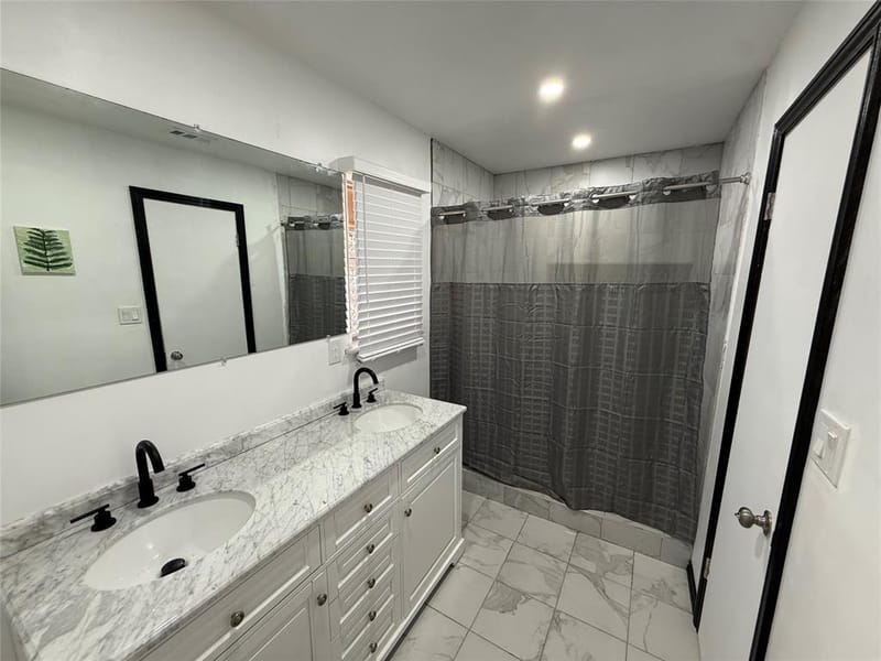 415 W Highland Drive, Whitewright TX 75491 - Photo 8
