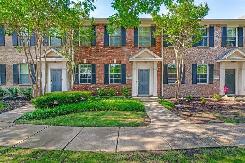 3004 Stone Forest Circle, McKinney TX 75070 - Photo 2