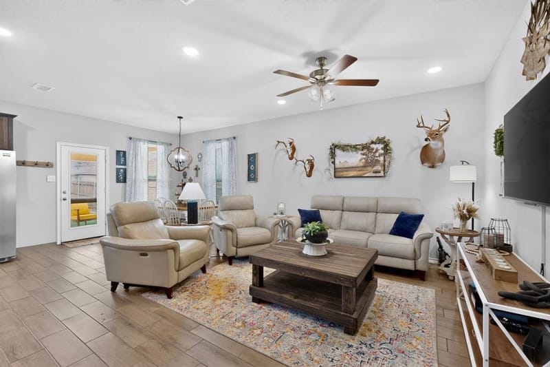 645 Pawprint Hollow, Godley TX 76044 - Photo 6