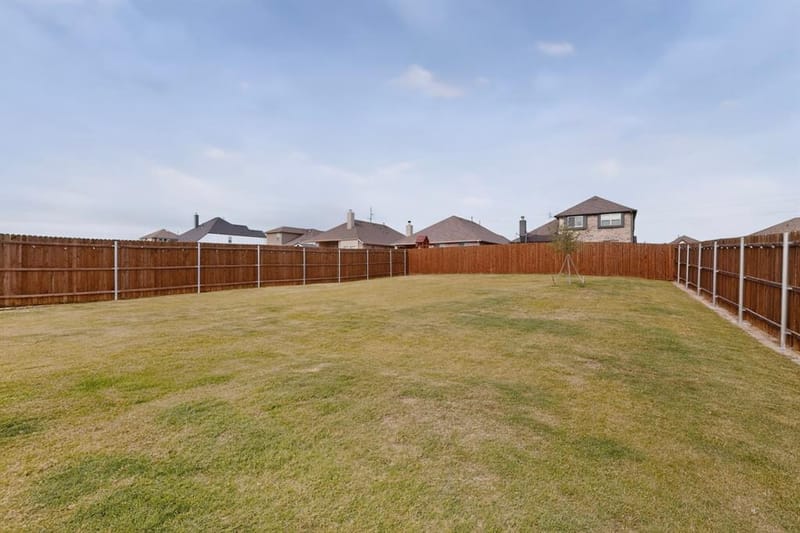 645 Pawprint Hollow, Godley TX 76044 - Photo 36