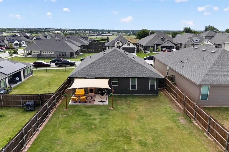645 Pawprint Hollow, Godley TX 76044 - Photo 38