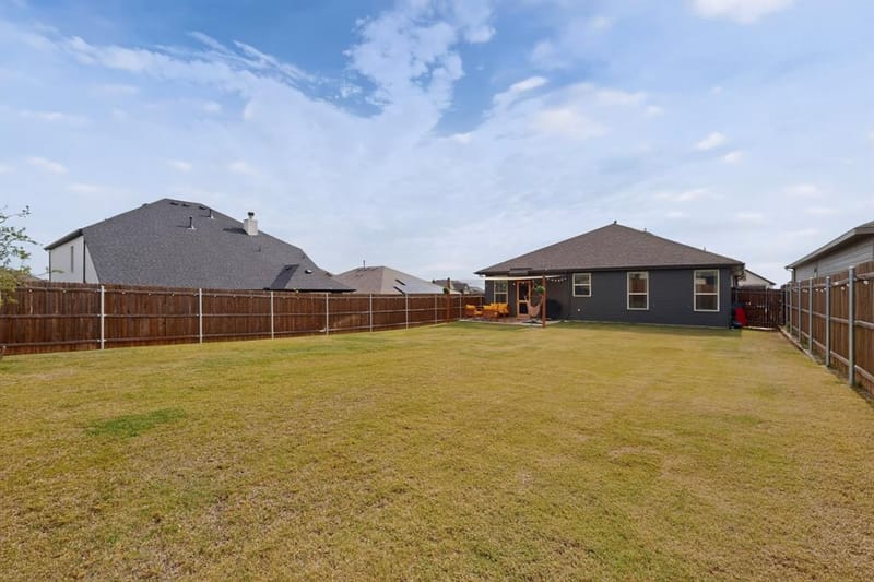 645 Pawprint Hollow, Godley TX 76044 - Photo 37