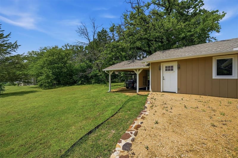 100 Cayuga Cove, Lake Kiowa TX 76240 - Photo 33