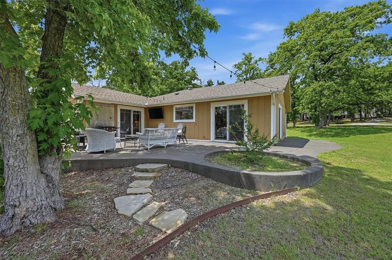 100 Cayuga Cove, Lake Kiowa TX 76240 - Photo 31