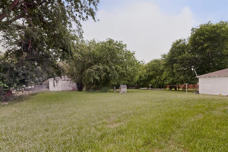 8927 Beckley View Avenue, Dallas TX 75232 - Photo 17