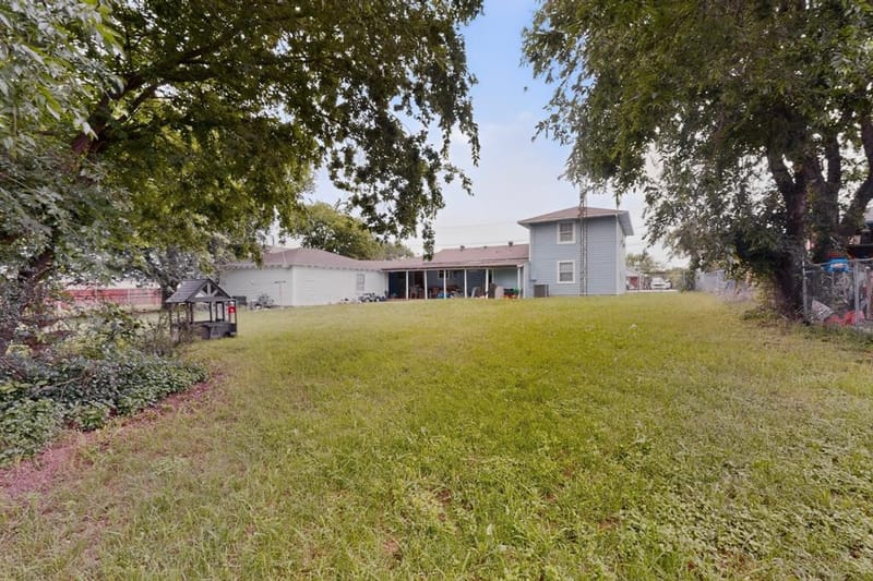 8927 Beckley View Avenue, Dallas TX 75232 - Photo 4